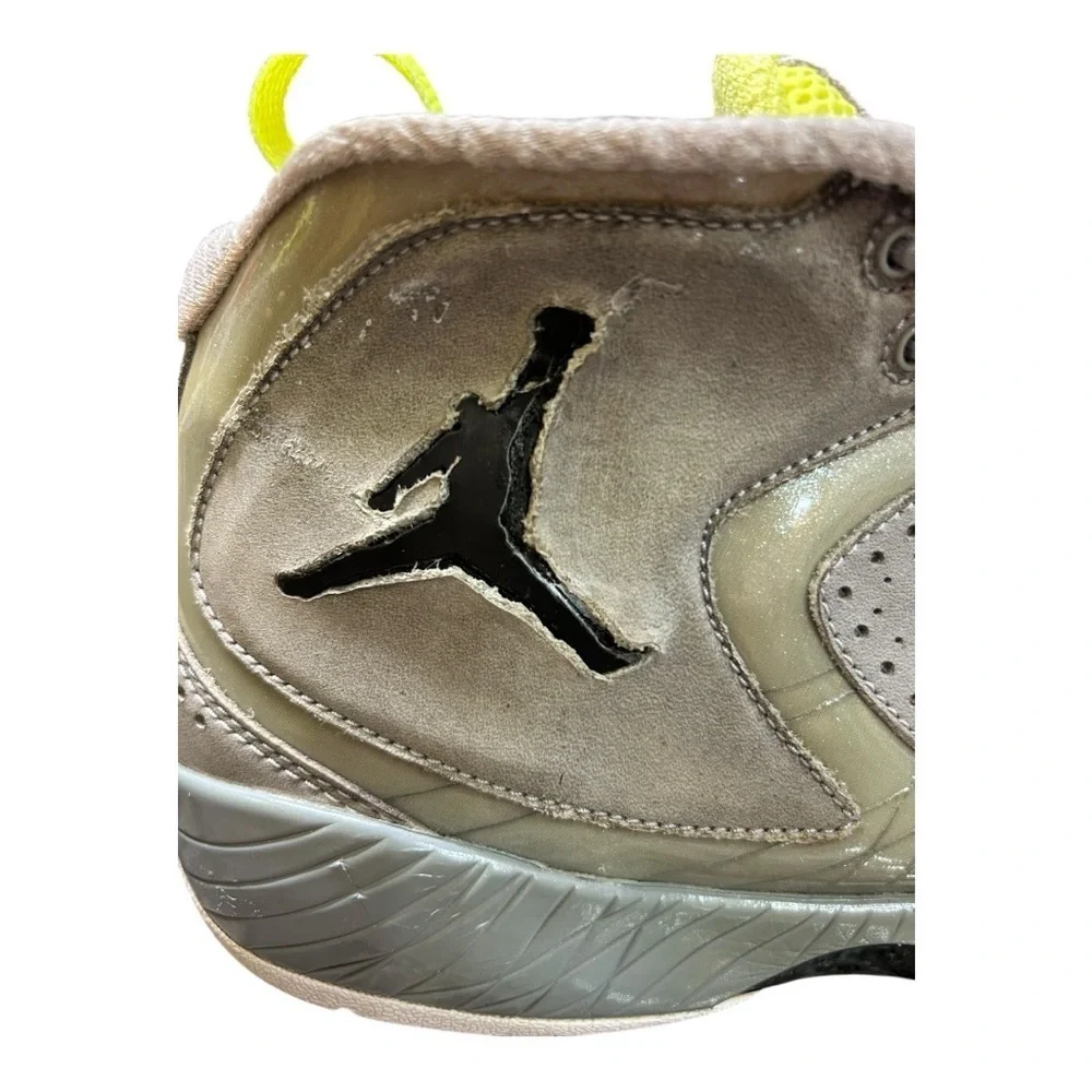 Nike Air Jordan 2011 Deluxe Pack Wolf Grey Sneakers Men’s 12 +Replacement Insert